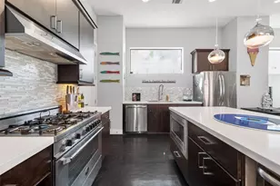 606 Pacific St, Houston, TX 77006 - Photo 12