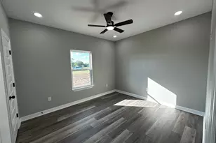 523 S Avenue F, Freeport, TX 77541 - Photo 14