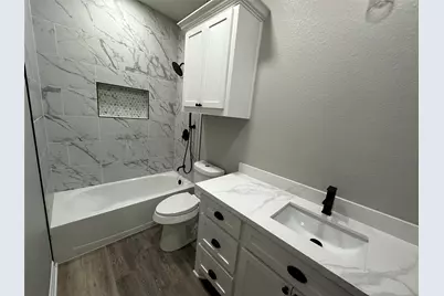 523 S Avenue F, Freeport, TX 77541 - Photo 14