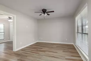 42 Hunters Creek Dr, Huntsville, TX 77340 - Photo 12