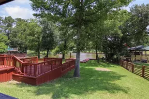 42 Hunters Creek Dr, Huntsville, TX 77340 - Photo 2