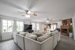 620 Bowie St, Liberty, TX 77575 - Photo 14