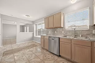 7410 Bahia Ln, Houston, TX 77489 - Photo 8