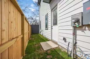 9803 Fulton Pk Ln, Houston, TX 77076 - Photo 18