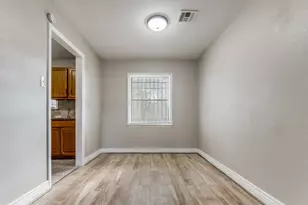 9310 Forest View St, Houston, TX 77078 - Photo 4