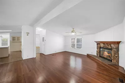 3614 College Street, Damon, TX 77430 - Photo 2