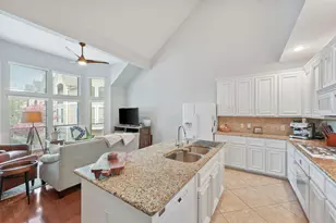 1245 W 17th St, Houston, TX 77008 - Photo 6