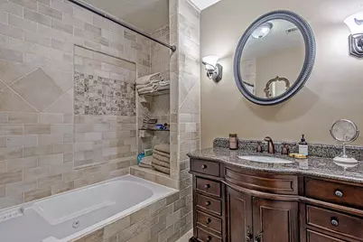 520 W 30th Street, Houston, TX 77018 - Photo 24