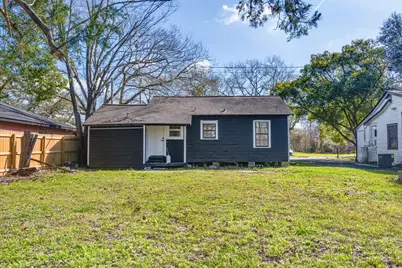 1105 N Valderas Street, Angleton, TX 77515 - Photo 16