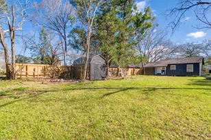 1105 N Valderas St, Angleton, TX 77515 - Photo 14
