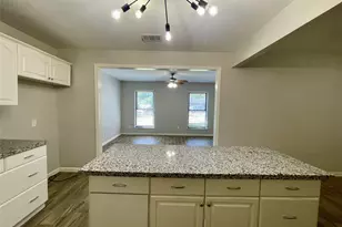 300 Hargett St, Clute, TX 77531 - Photo 12