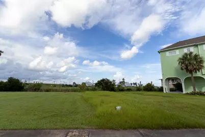 1014 Lillian Lane, Galveston, TX 77554 - Photo 4