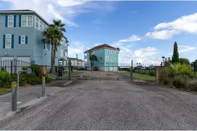 1014 Lillian Lane, Galveston, TX 77554 - Photo 6