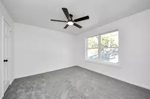 616 S Rivershire Dr, Conroe, TX 77304 - Photo 22