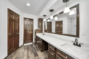 616 S Rivershire Dr, Conroe, TX 77304 - Photo 28