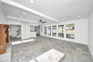 616 S Rivershire Dr, Conroe, TX 77304 - Photo 8