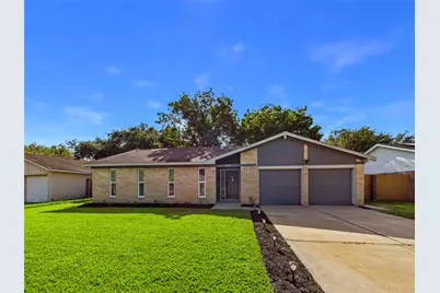 12707 Corning Dr, Houston, TX 77089 - Photo 2