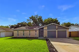 12707 Corning Dr, Houston, TX 77089 - Photo 2