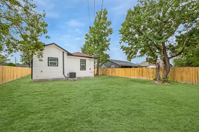 9305 Kentshire Drive, Houston, TX 77078 - Photo 6