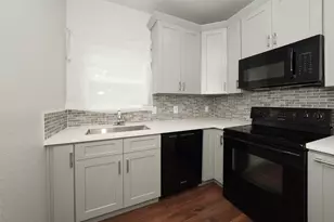 9305 Kentshire Dr, Houston, TX 77078 - Photo 16