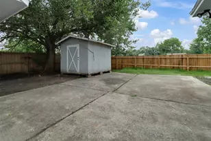 1606 W Humble St, Baytown, TX 77520 - Photo 10