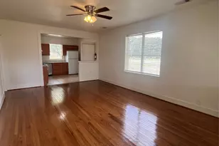 1524 Dover St, Boling, TX 77420 - Photo 6