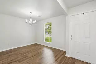 7110 Log View Dr, Houston, TX 77040 - Photo 4