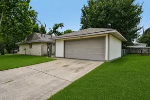 7110 Log View Dr, Houston, TX 77040 - Photo 30