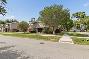 311 E 10th St, Houston, TX 77008 - Photo 2