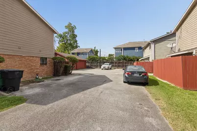 311 E 10th Street, Houston, TX 77008 - Photo 12