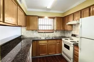 311 E 10th St, Houston, TX 77008 - Photo 16