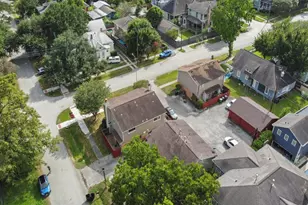 311 E 10th St, Houston, TX 77008 - Photo 10