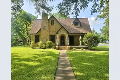 229 E Cedar Street, Angleton, TX 77515 - Photo 2