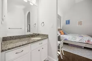 5119 Locust St, Bellaire, TX 77401 - Photo 36