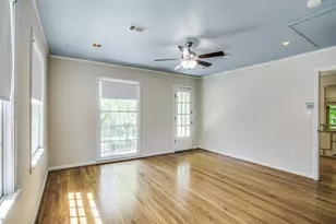 2250 W Main St, Houston, TX 77098 - Photo 20