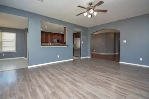 917 Almond St, Baytown, TX 77521 - Photo 8