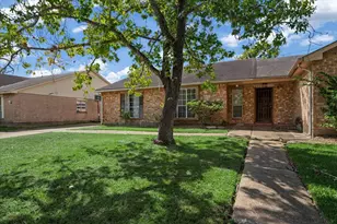 9522 Wellsworth Dr, Houston, TX 77083 - Photo 2