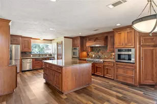 8802 Sedgemoor Dr, Tomball, TX 77375 - Photo 6