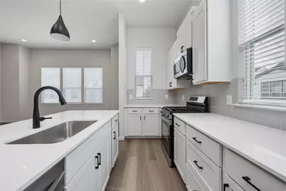 13 Fulton Row Lane, Houston, TX 77076 - Photo 8