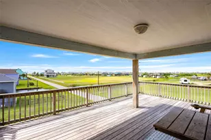 955 Townsend Dr, Crystal Beach, TX 77650 - Photo 6