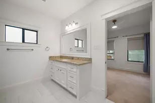 1326 Martin St, Houston, TX 77018 - Photo 38