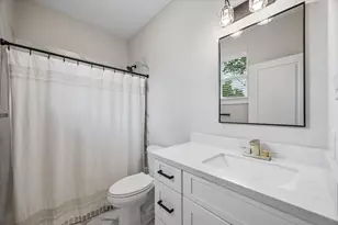 848 Fisher St, Houston, TX 77018 - Photo 18