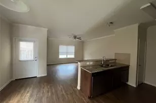 608 Rosewood St, Dayton, TX 77535 - Photo 2