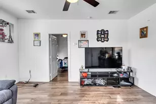 4101 Falls St, Houston, TX 77026 - Photo 6