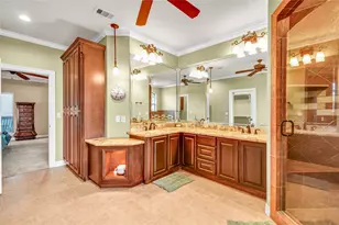 101 Deerwood Dr, Lake Jackson, TX 77566 - Photo 18