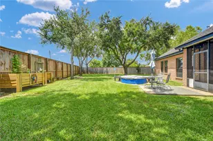 101 Deerwood Dr, Lake Jackson, TX 77566 - Photo 30