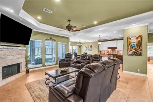 101 Deerwood Dr, Lake Jackson, TX 77566 - Photo 6