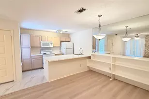 10555 Turtlewood Ct, Houston, TX 77072 - Photo 2