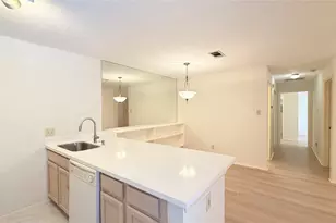 10555 Turtlewood Ct, Houston, TX 77072 - Photo 4