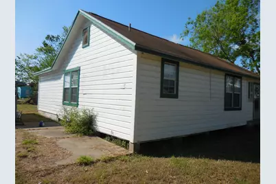 628 Austin Street W, Matagorda, TX 77457 - Photo 6